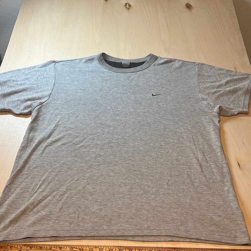 Vintage Nike Mesh Lined Activewear T-shirt Size XXL gray tag embroidered swoosh